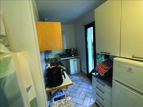 casa indipendente a 100 metri dal mare con giardino privato 